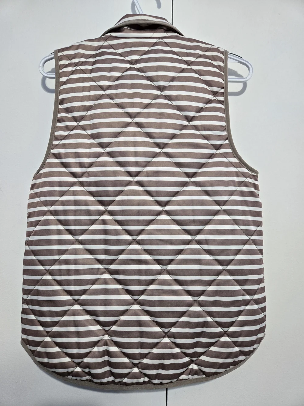 Pomelo Quilted Puffer Vest Striped Brown Cream Zip Front Utility Pockets Women’s